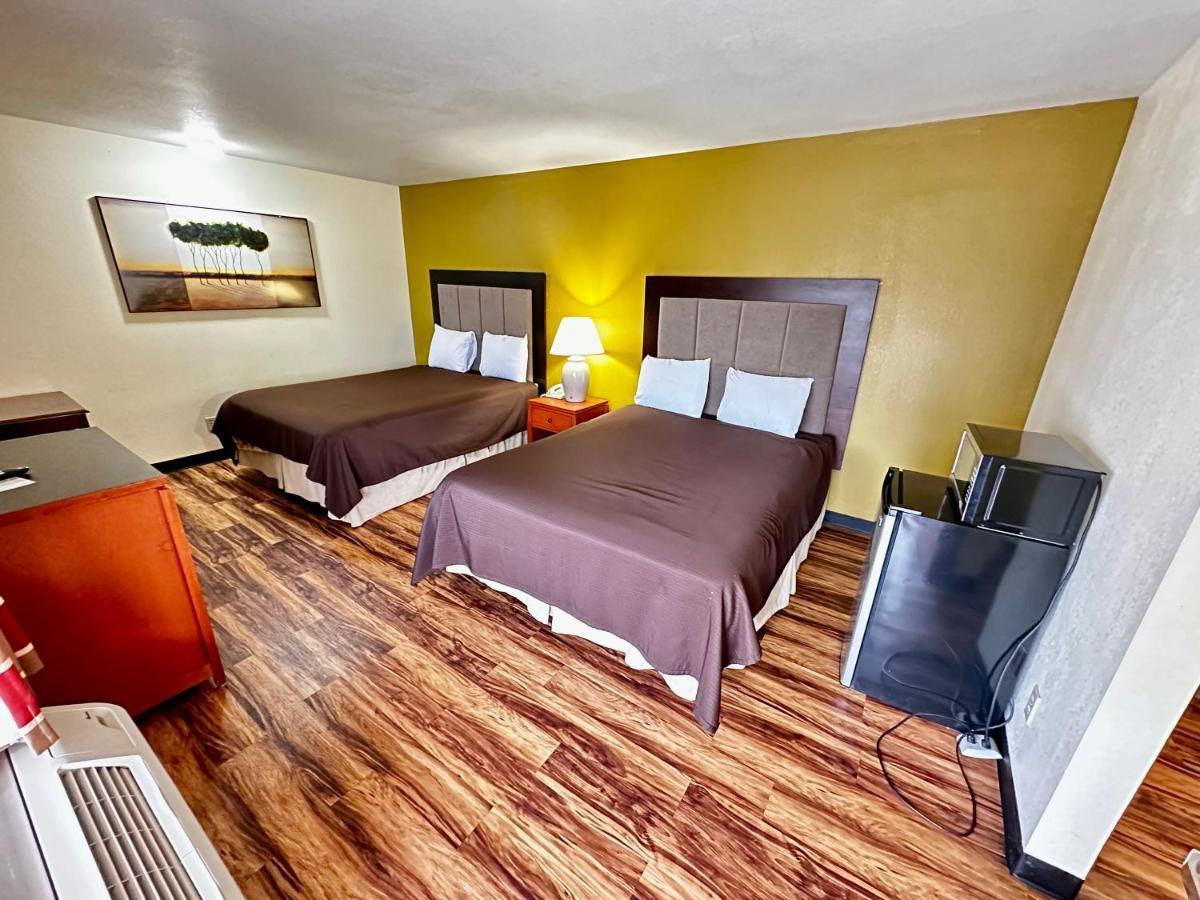 Regency Inn Iola Dış mekan fotoğraf
