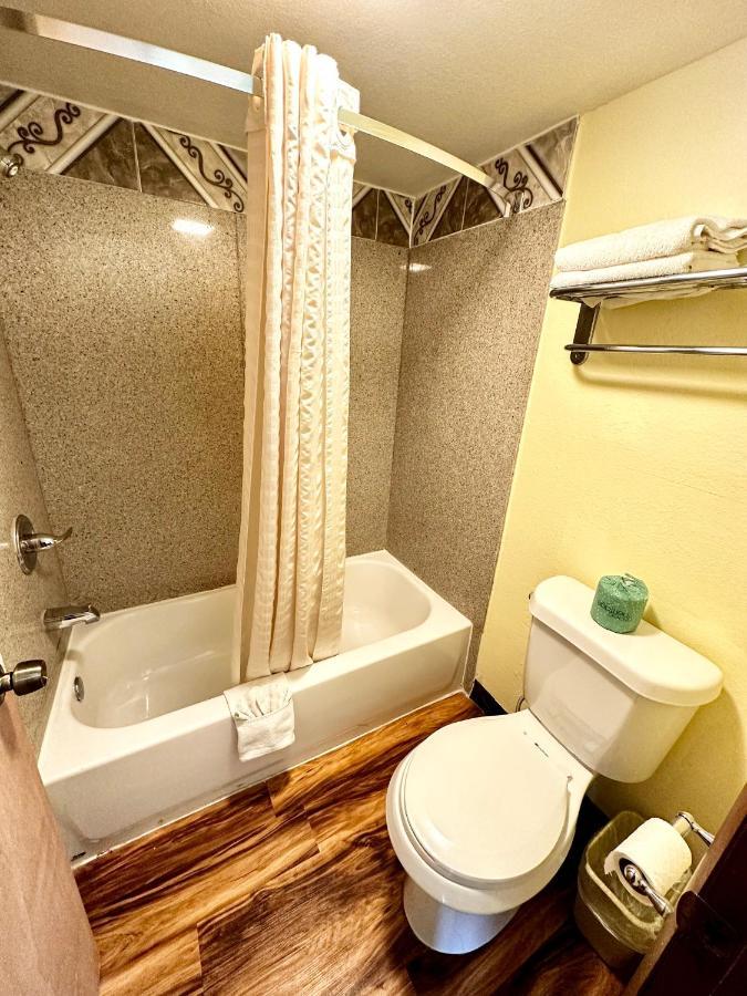 Regency Inn Iola Dış mekan fotoğraf