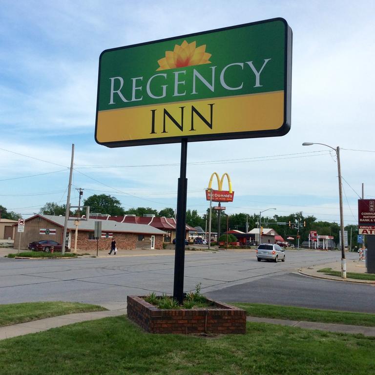 Regency Inn Iola Dış mekan fotoğraf