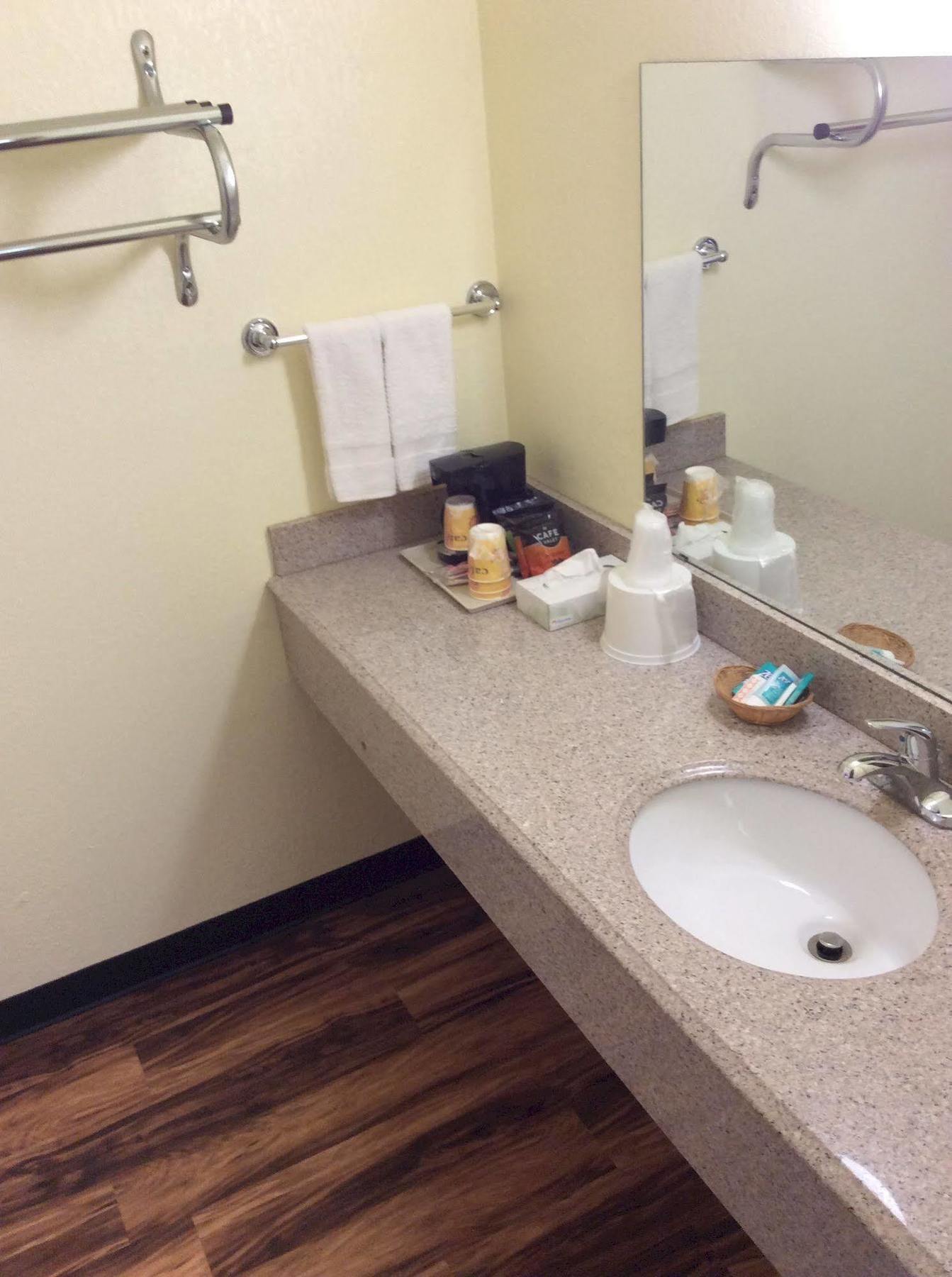 Regency Inn Iola Dış mekan fotoğraf